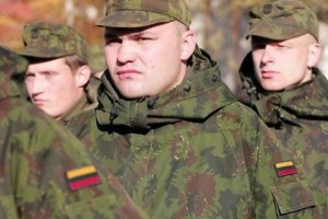 Литва утвердила постоянный призыв в армию