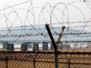 Студент из США получил 15 лет тюрьмы в КНДР за то, что сорвал агитплакат в отеле