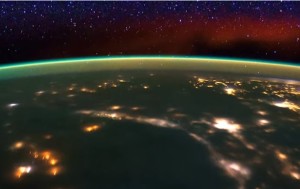 NASA показало завораживающее видео полета с МКС (+Видео)