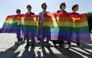 Канада вывозит геев из Чечни и дает им убежище