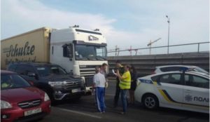 Экс-мэр Киева попал в аварию с фурой