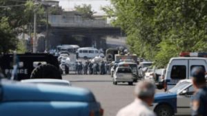 Полиция перекрыла все магистрали Еревана