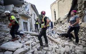 Жертвами землетрясения в Италии стали уже 247 человек