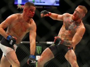 Макгрегор и Диаз устроили кровавое побоище в матче реванше UFC (+Видео)