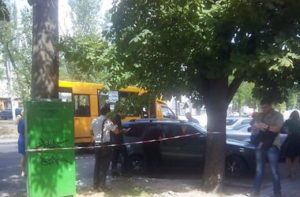 В Николаеве грабители обстреляли авто и отобрали у мужчины 2,5 миллиона гривен