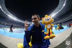 Легкоатлет Бондаренко выиграл бронзу в прыжках в высоту на Играх в Рио