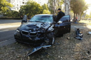 В Николаеве BMW сбил насмерть четырех рабочих, наносивших разметку
