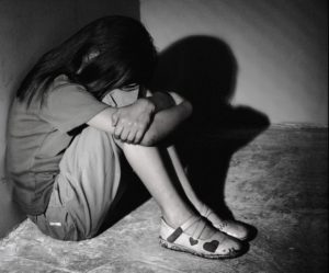 На Троещине неизвестный изнасиловал 10-летнюю девочку