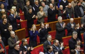 ​Рада приняла законопроект о зарплате 3200 гривен