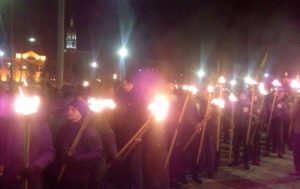 Азов устроил факельное шествие в Харькове