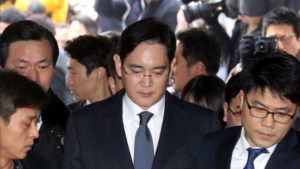 Суд Сеула одобрил арест замглавы Samsung