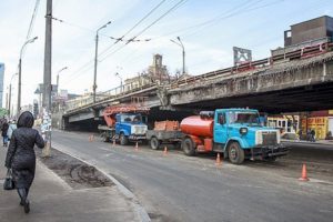 Движение по Шулявскому мосту возобновили с ограничениями