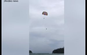 На видео показали туриста, сорвавшегося с парашюта