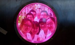 Четверка китайцев проведет 200 дней в автономной “лунной” капсуле