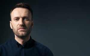 Навальный согласился провести дебаты с Гиркиным