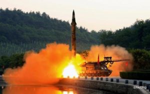 КНДР показала пуск ракеты, пролетевшей над Японией