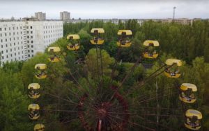В Припяти туристы запустили колесо обозрения