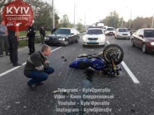 Уличные гонки: мотоциклист выжил благодаря случайности