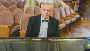 Знаменитый российский пианист скончался прямо во время выступления
