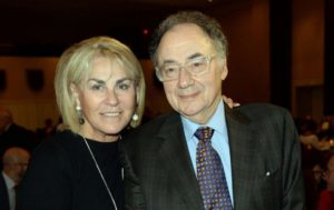 Канадский миллиардер и его жена найдены мертвыми в Торонто