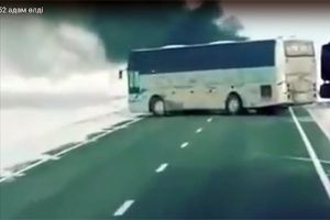 В Казахстане на трассе сгорел автобус, погибли 52 человека