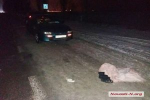 Под Николаевом пьяная 13-летняя девочка угодила под автомобиль, возвращаясь с дискотеки