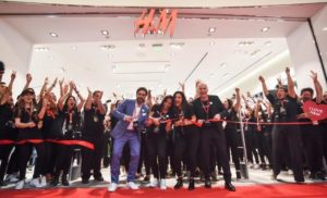 H&M начал поиск персонала в Украине