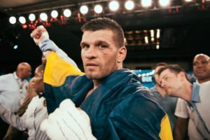 Непобедимый украинский боксер добыл яркую победу в рейтинговом бою