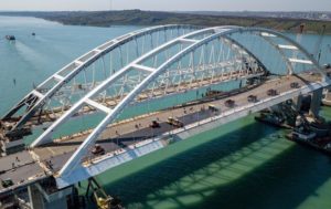 По Крымскому мосту за год проехало 5 млн машин