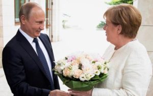 Букет Путина для Меркель СМИ сочли оскорблением