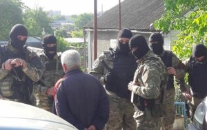 В Крыму задержали двух украинцев за “терроризм”