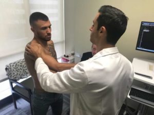 Ломаченко предстоит перенести операцию на плече