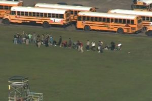 При стрельбе в техасской школе погибли восемь учеников