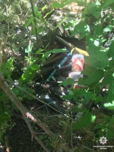 В лесополосе на окраине Днепра нашли 30 мин и 280 гранат