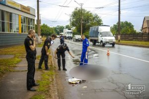 В Кривом Роге пьяный водитель авто насмерть сбил двух женщин