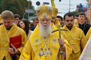 Патриарх Филарет обещает отобрать все храмы УПЦ МП