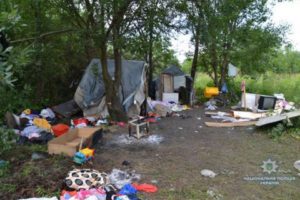 Появились данные о задержанных за нападение на табор ромов во Львове