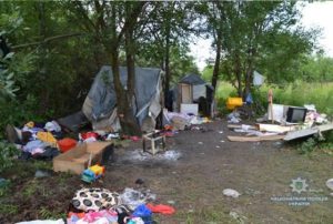 Полиция задержала напавших на лагерь ромов во Львове