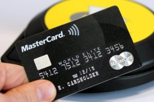 Visa и Mastercard собираются повысить сборы по картам