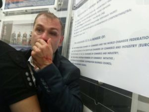 Националисты из С14 избили известного политика в Киеве