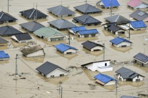 Число погибших от наводнения в Японии возросло до 70