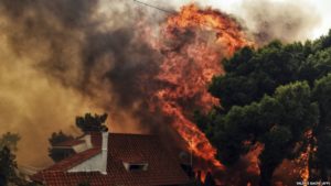 Число жертв лесных пожаров в Греции возросло до 74