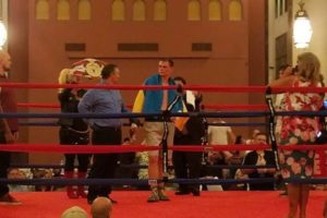 Украинский боксер выиграл чемпионский бой в США
