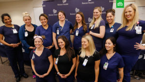 В США одновременно забеременели 16 медсестер из одной больницы