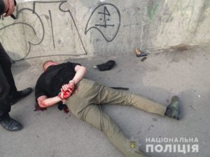 В Киеве неизвестный устроил стрельбу в троллейбусе при попытке сбежать от полицейских