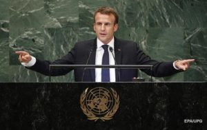 Макрон: Франция готова предоставить Навальному медицинскую помощь и убежище