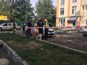 В Киеве упавший кусок балкона убил женщину (+Видео)
