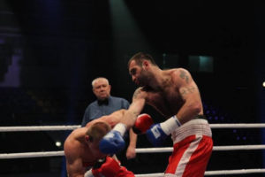 Грузинский боксер не выдержал поражения и набросился на тренера