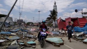 Число погибших от стихийных бедствий в Индонезии превысило 1,2 тысячи человек
