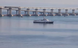 В Азовском море российские корабли бьют на поражение, есть раненый